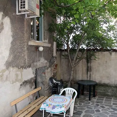 Guest house Retro & Friendly House : With A Backyard Plovdiv